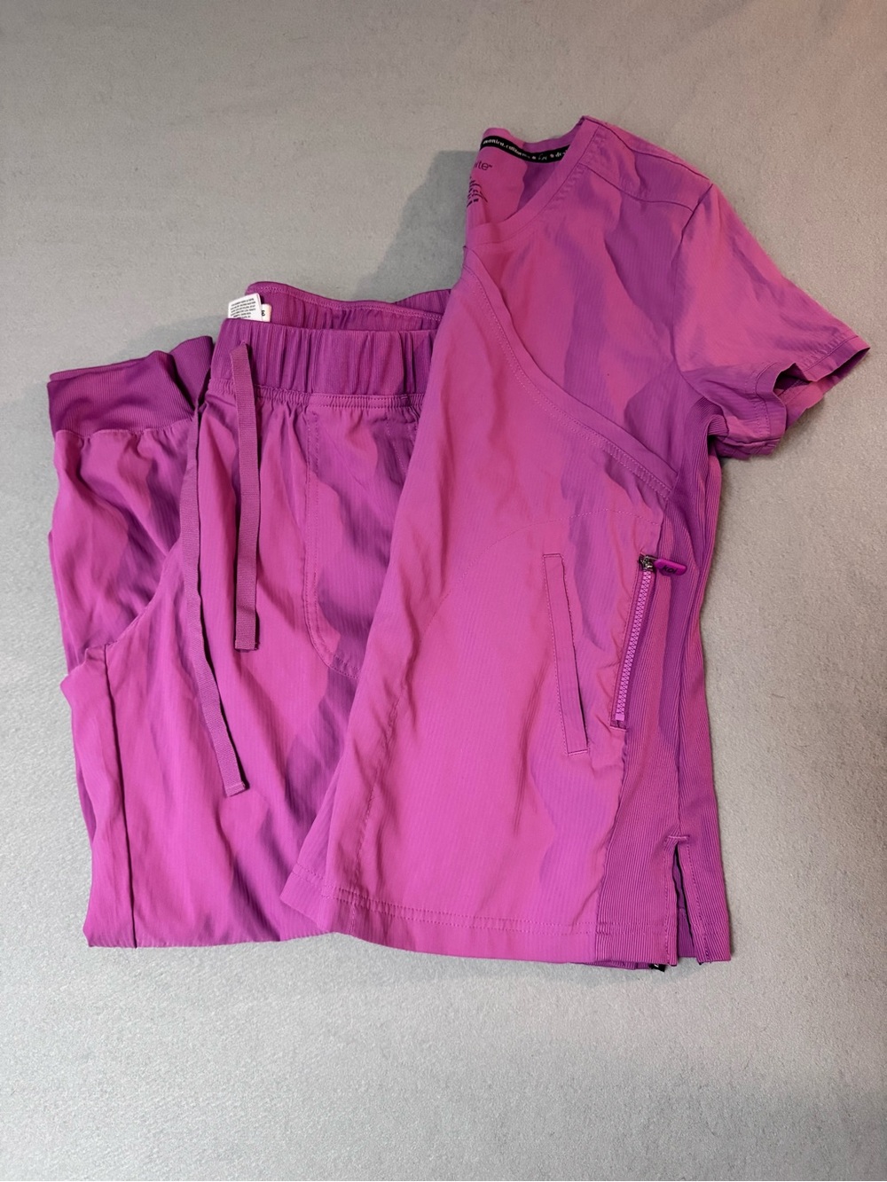 Women’s Koi lite Pink Scrub Set